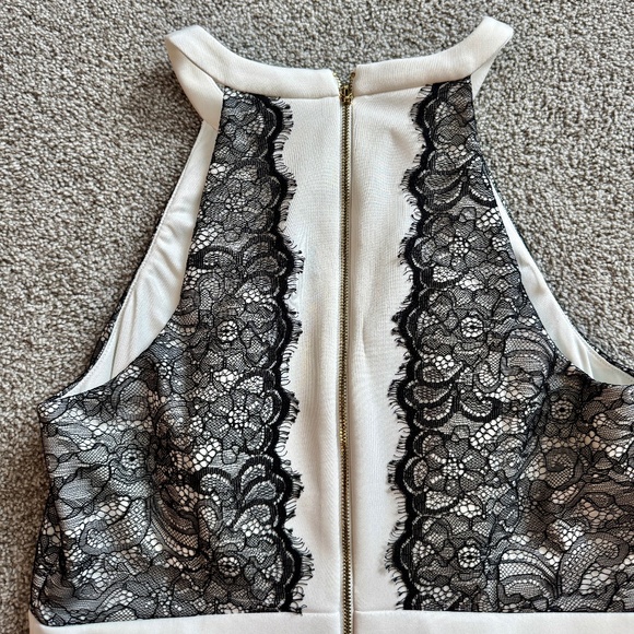 Guess Dress, white with black lace overlay, L, EUC, back zip closure, Halter - Picture 13 of 13
